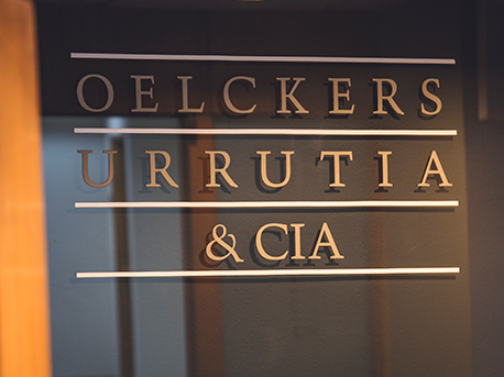 equipo Oelckers, Urrutia y CIA